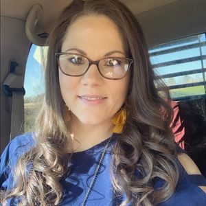 Meet your Posher, Lacy